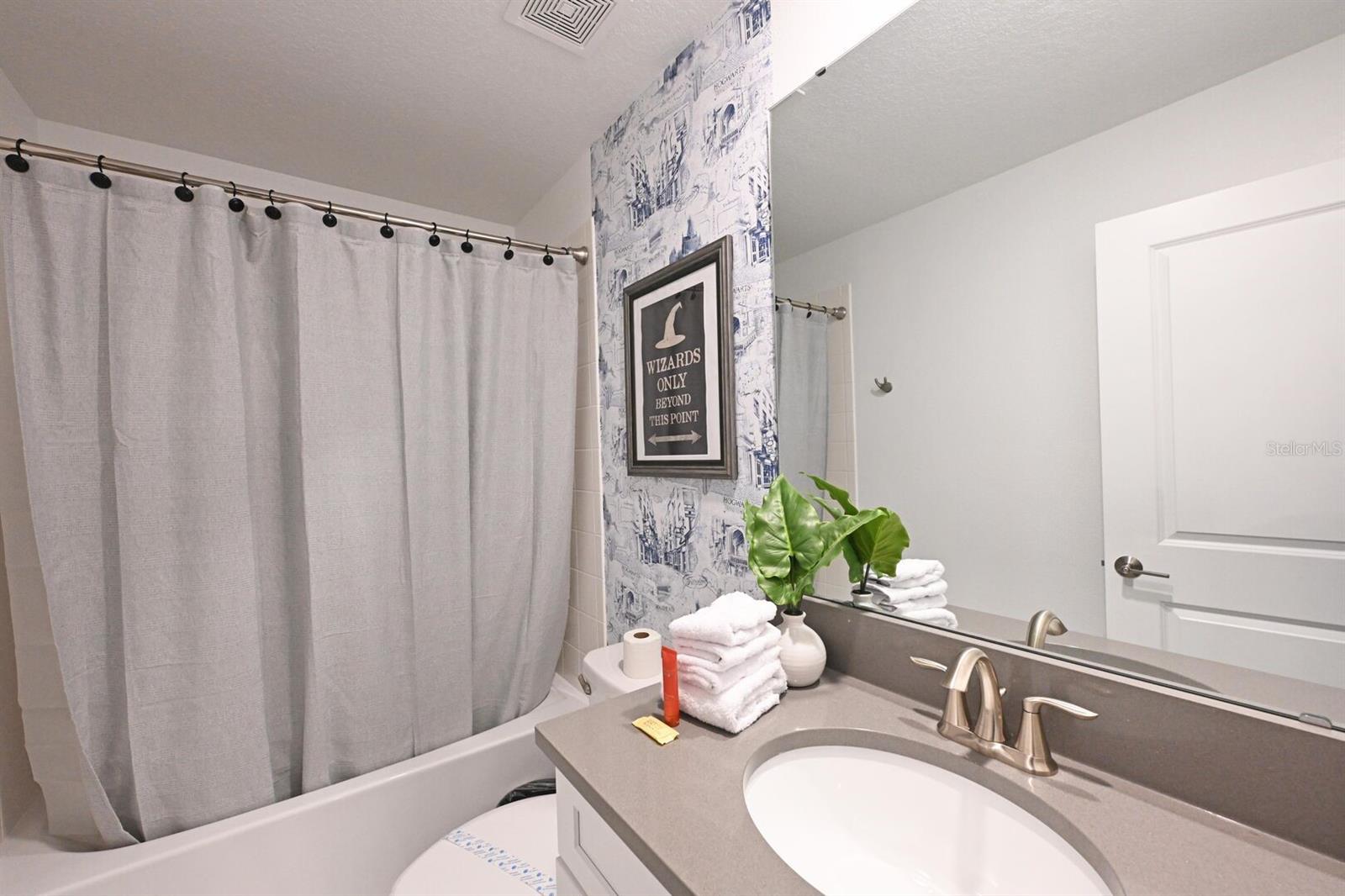 COVE/STOREY LAKE IV - Residential