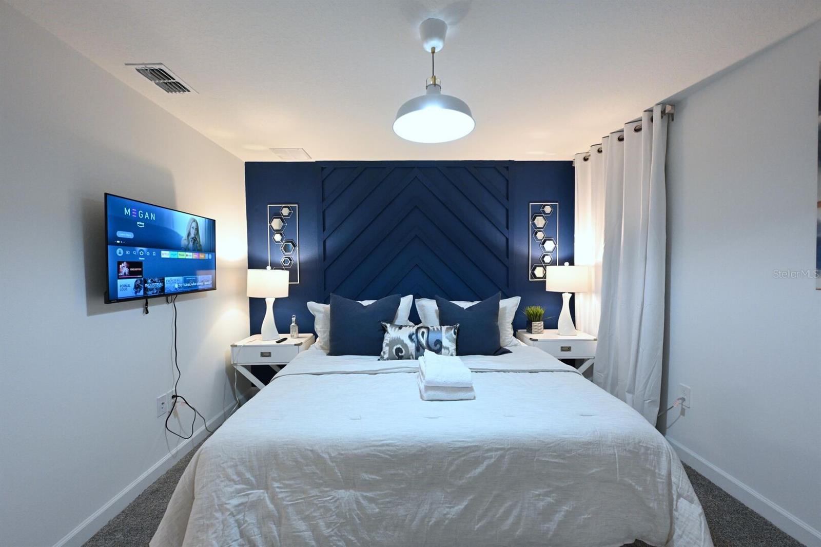 COVE/STOREY LAKE IV - Residential