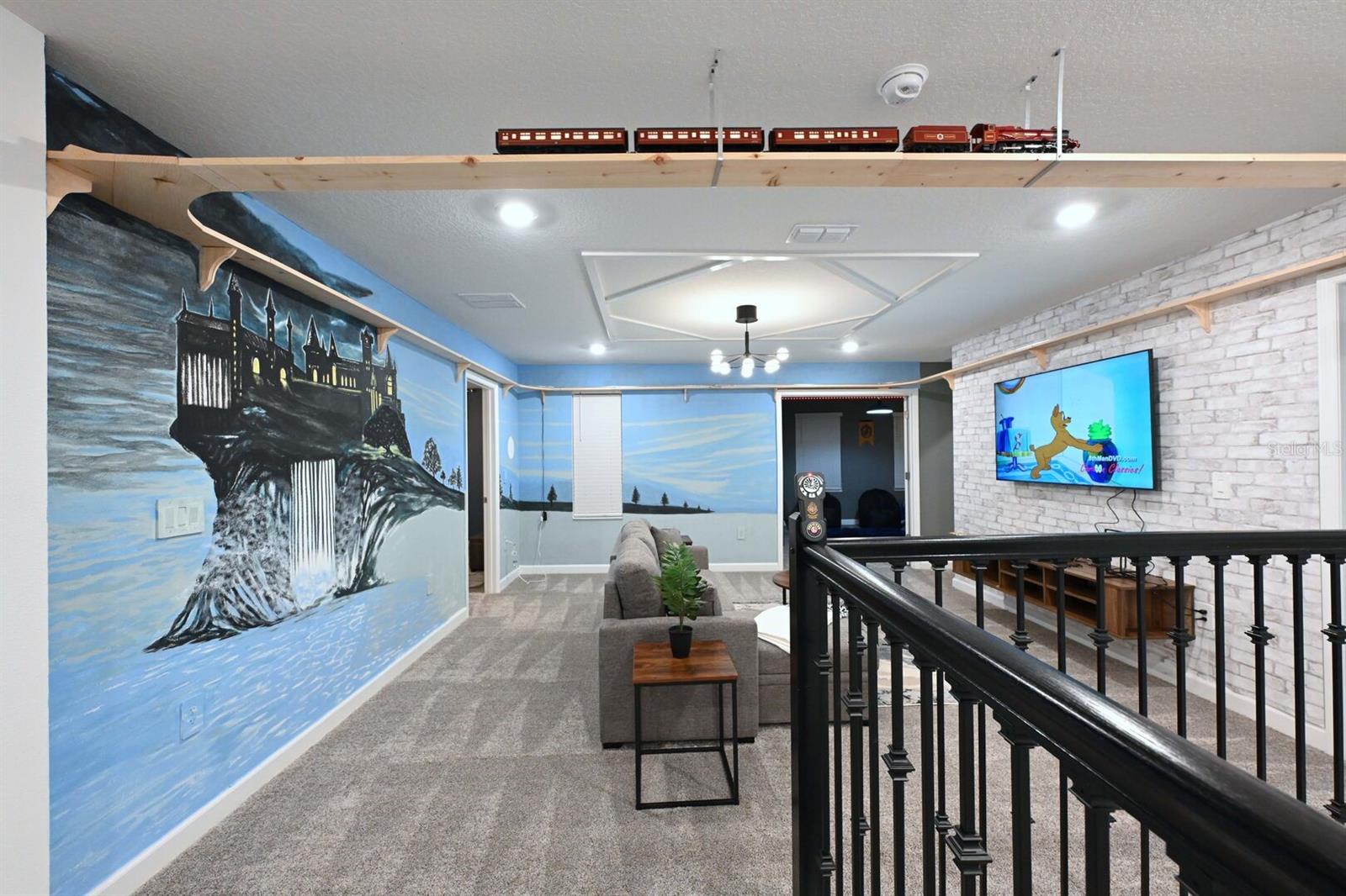 COVE/STOREY LAKE IV - Residential