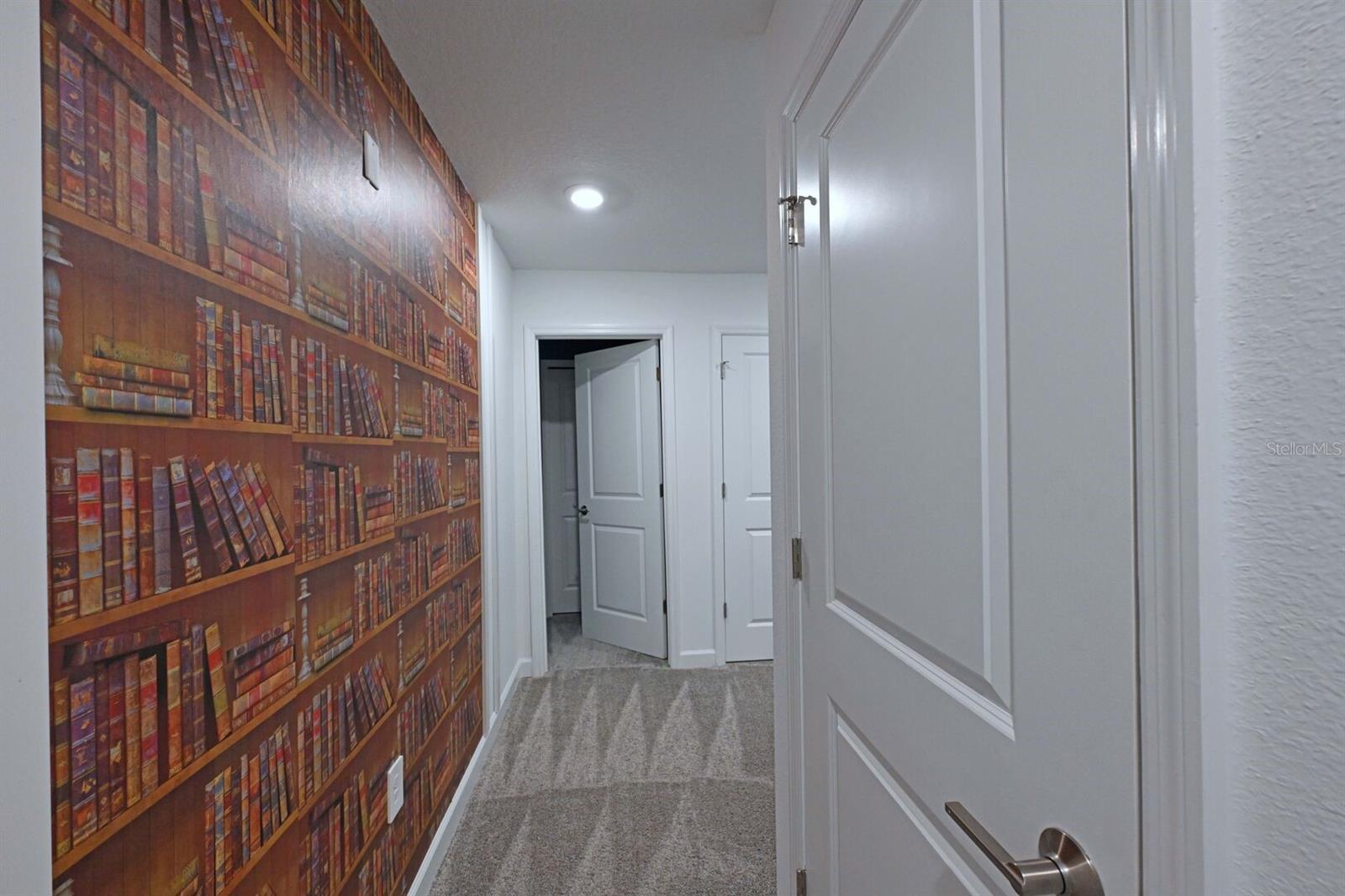 COVE/STOREY LAKE IV - Residential