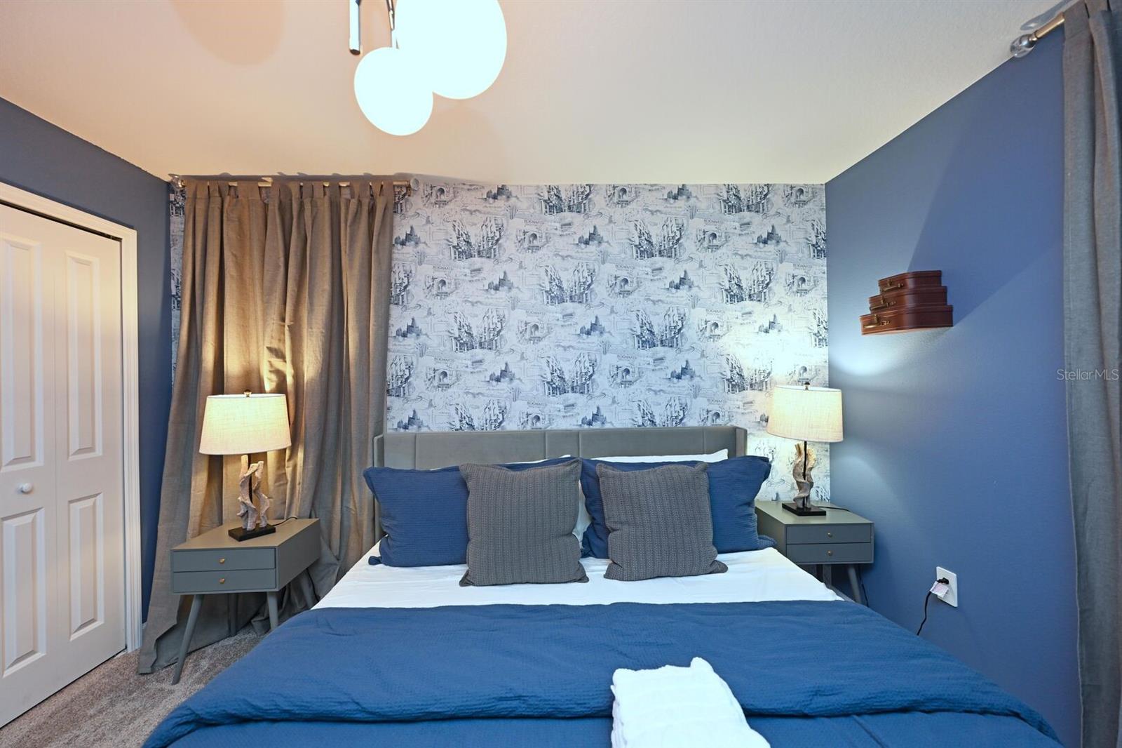 COVE/STOREY LAKE IV - Residential