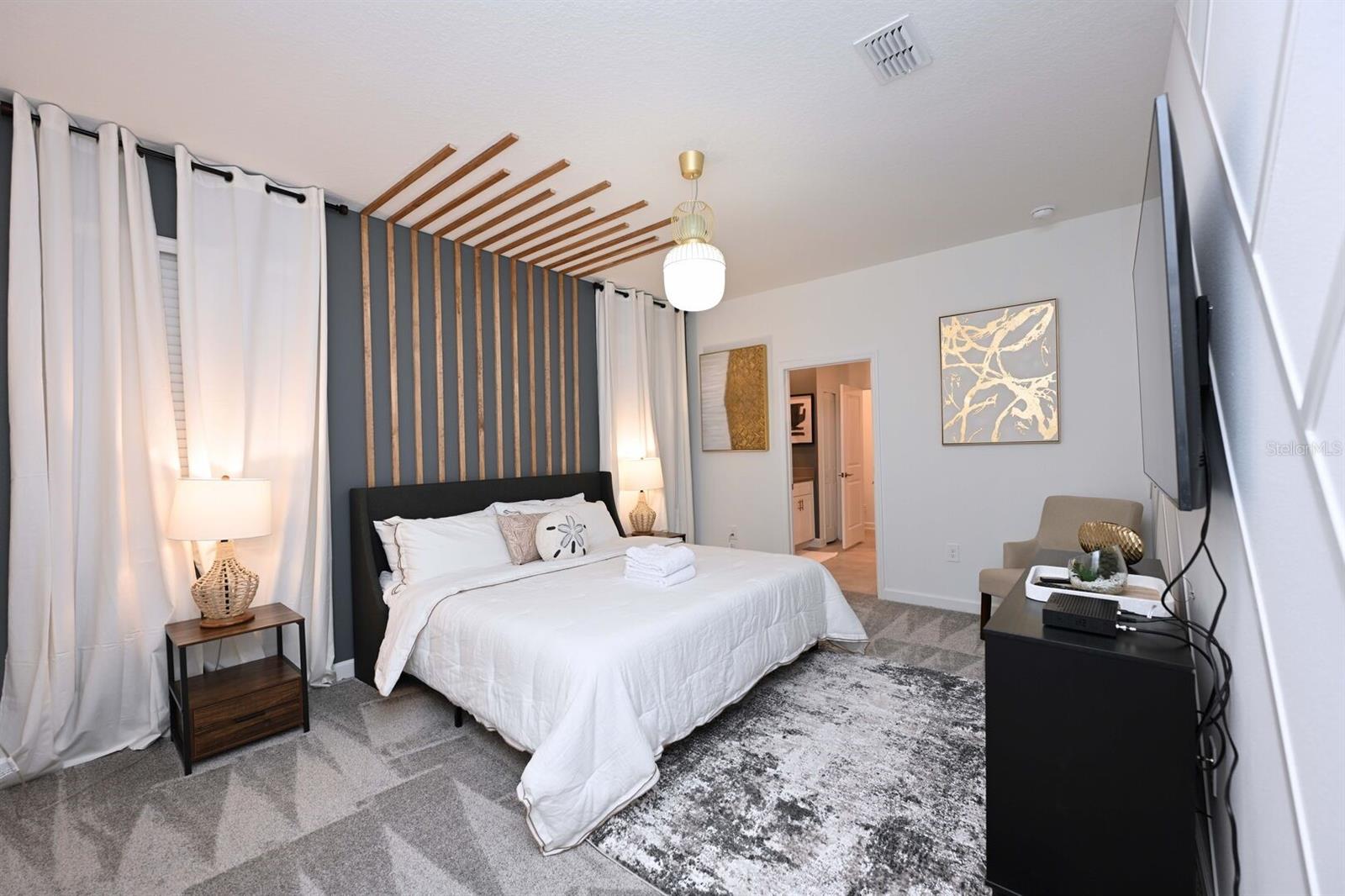 COVE/STOREY LAKE IV - Residential