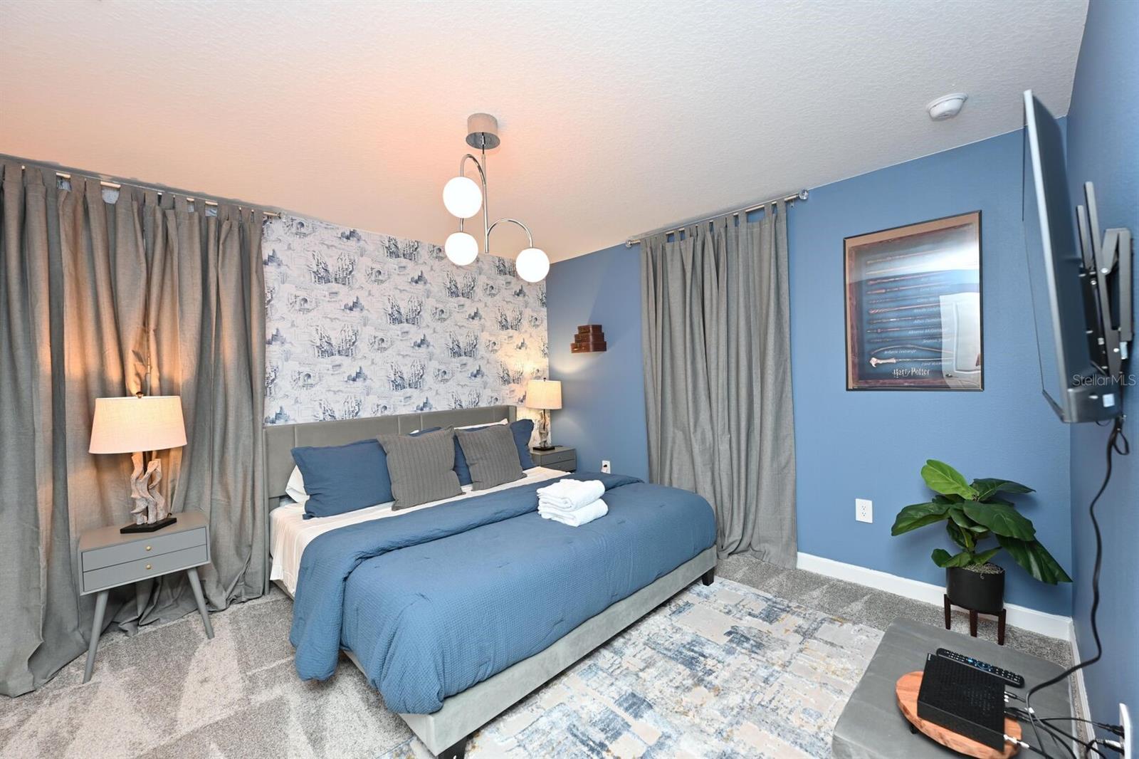 COVE/STOREY LAKE IV - Residential