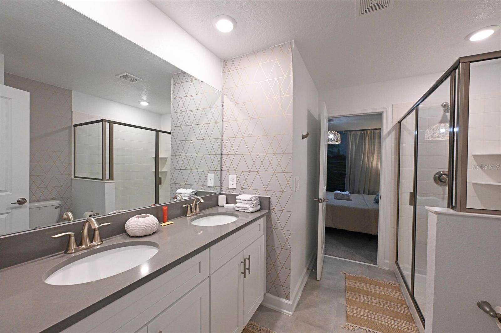 COVE/STOREY LAKE IV - Residential