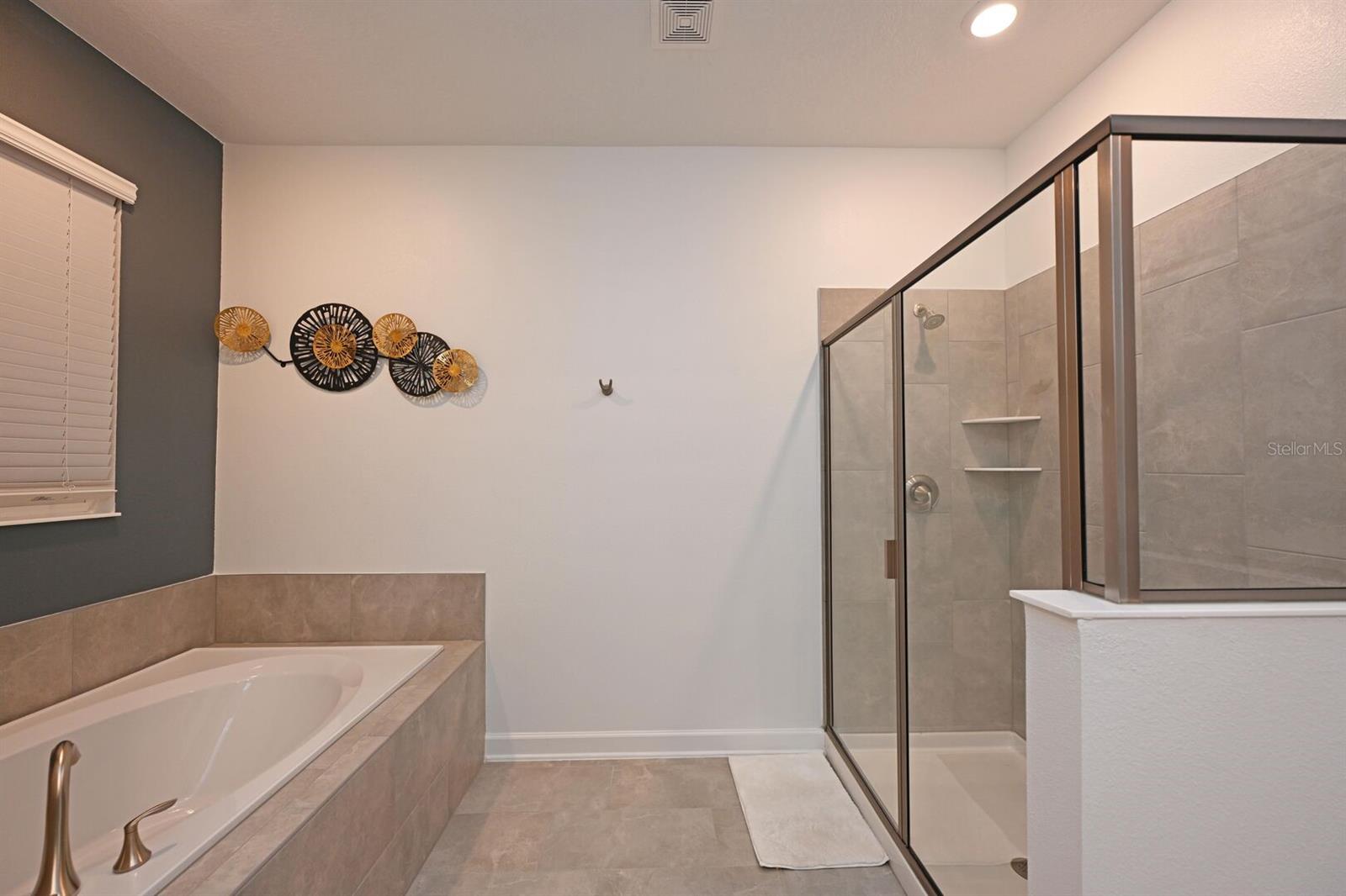 COVE/STOREY LAKE IV - Residential