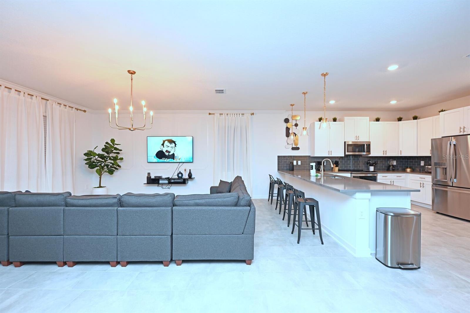 COVE/STOREY LAKE IV - Residential