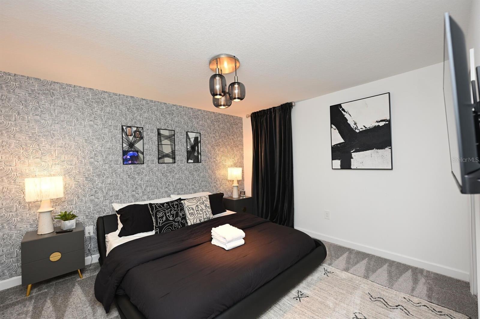 COVE/STOREY LAKE IV - Residential