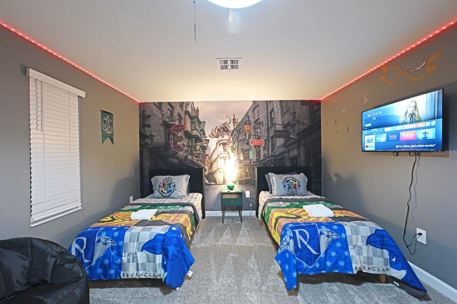 COVE/STOREY LAKE IV - Residential