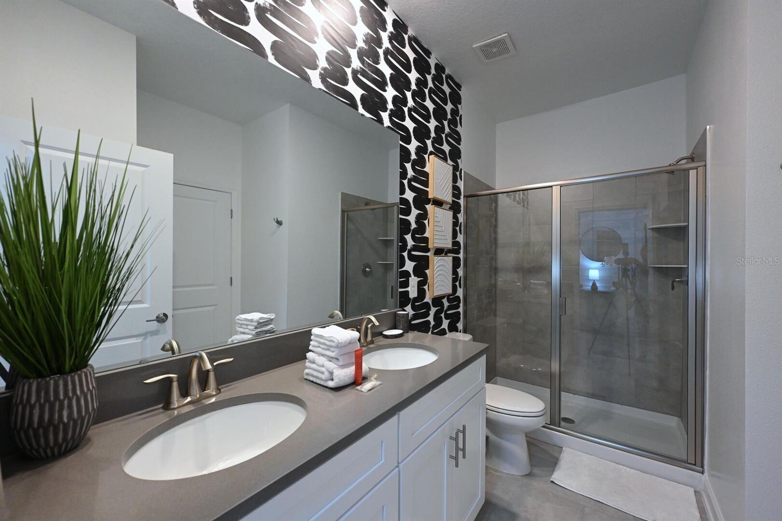 COVE/STOREY LAKE IV - Residential