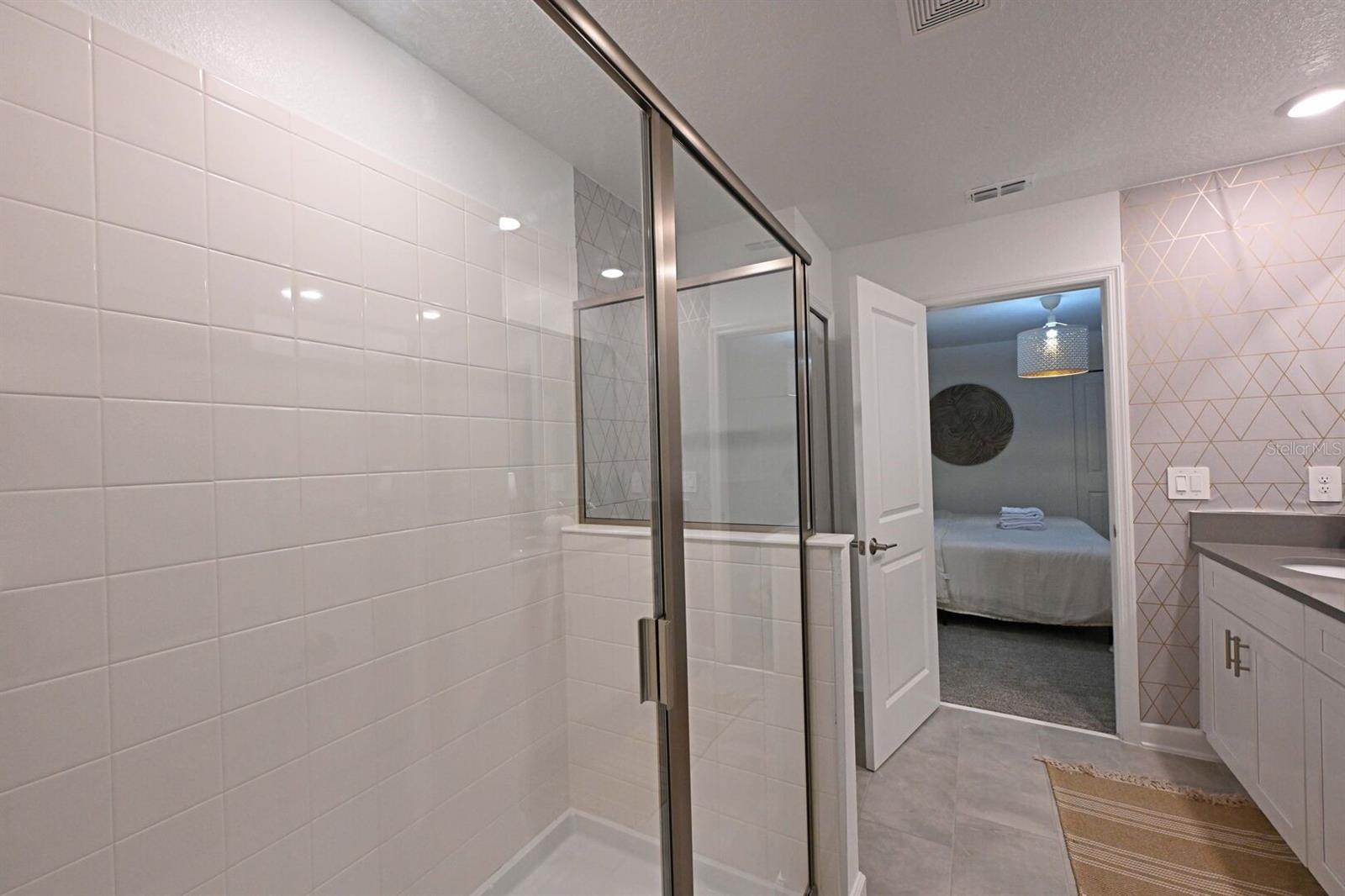 COVE/STOREY LAKE IV - Residential