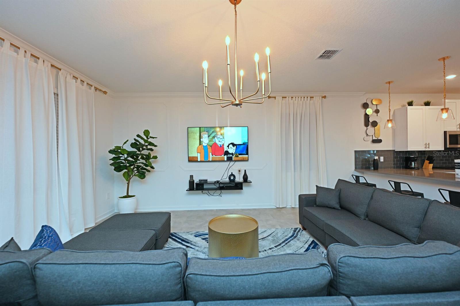 COVE/STOREY LAKE IV - Residential