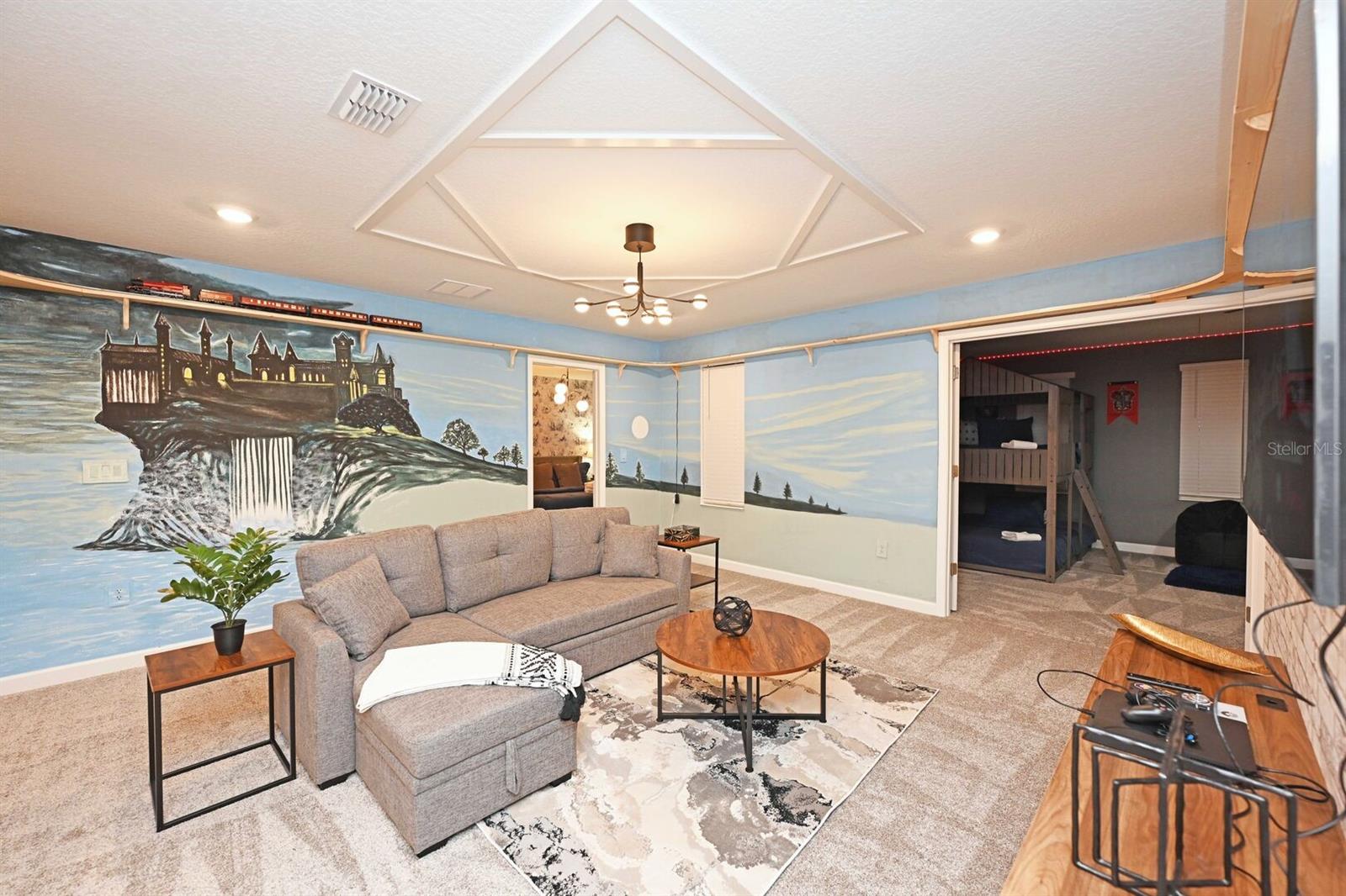 COVE/STOREY LAKE IV - Residential