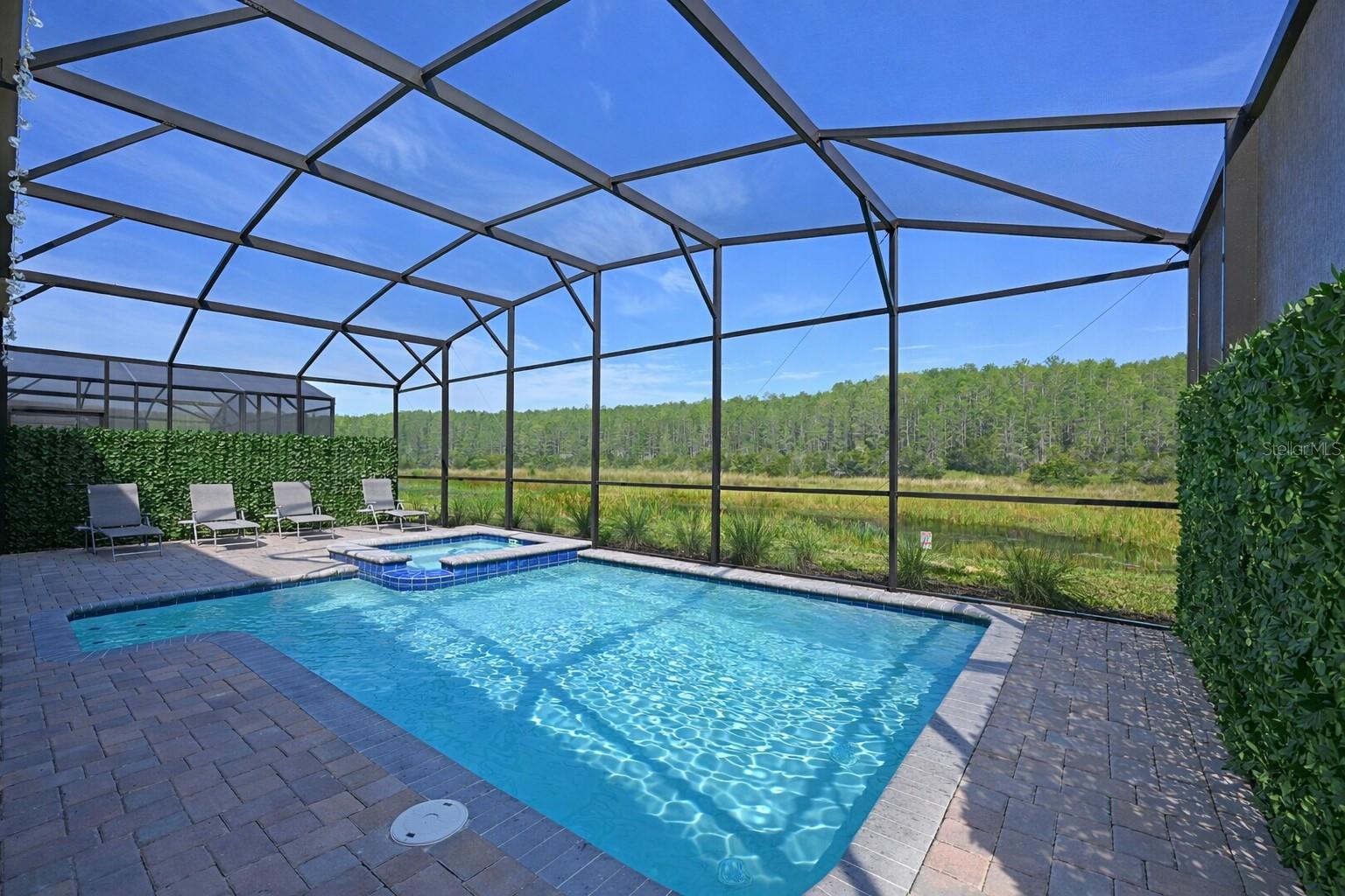 COVE/STOREY LAKE IV - Residential