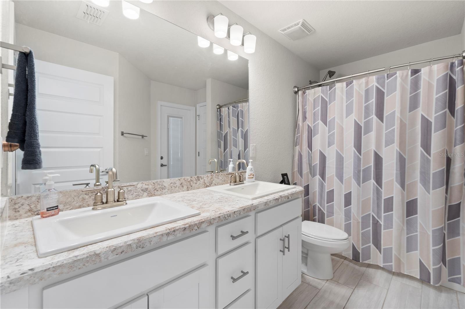 HIDDEN LAKE UN IV - Residential