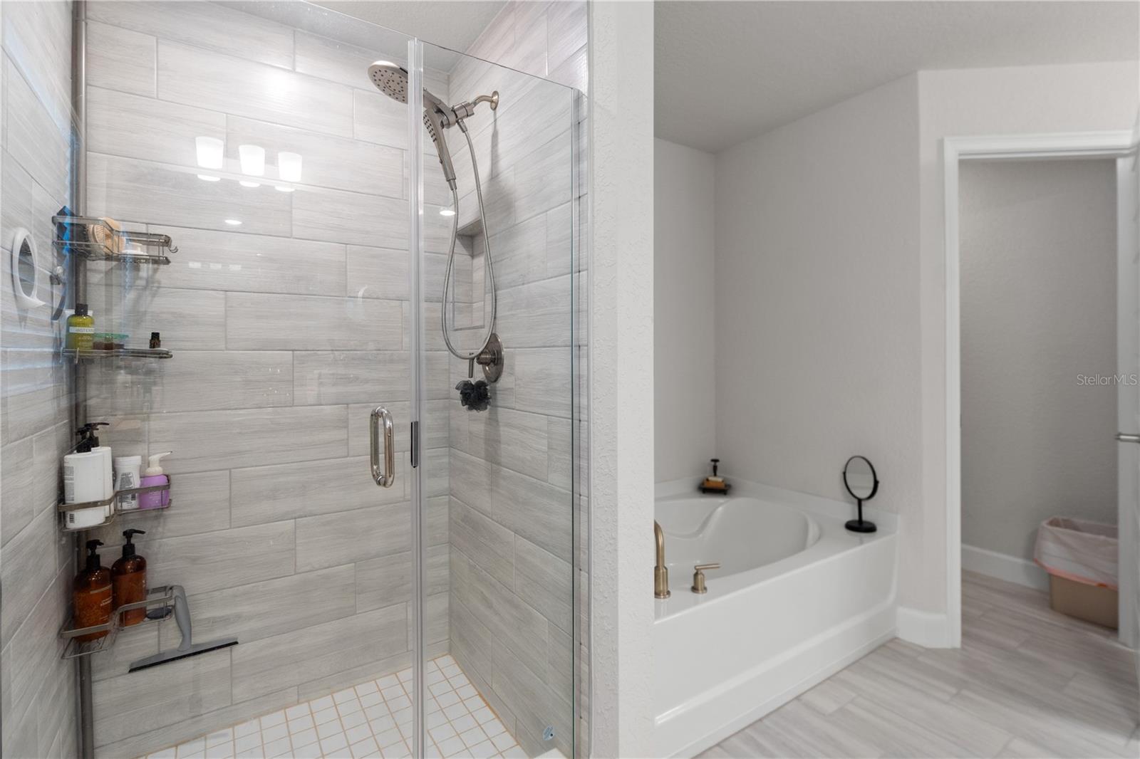 HIDDEN LAKE UN IV - Residential