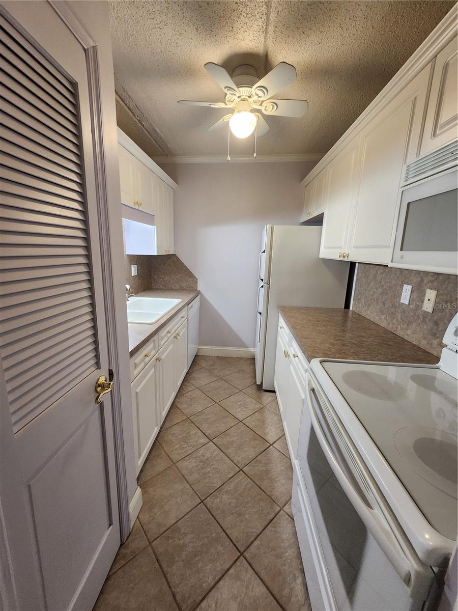 BAYSHORE TRACE CONDO - Residential Lease