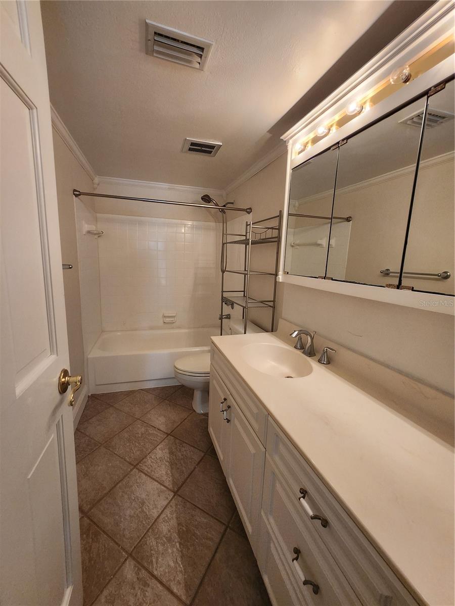 BAYSHORE TRACE CONDO - Residential Lease