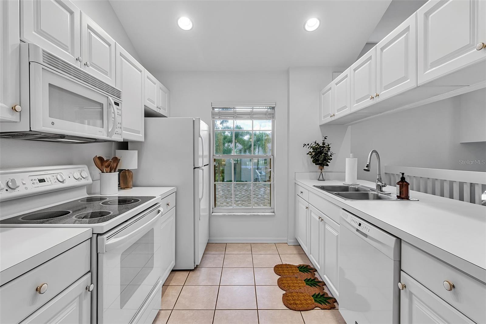 PINESTONE AT PALMER RANCH - Residential