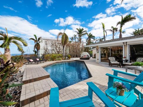 A home in LONGBOAT KEY