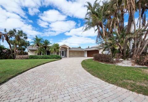 A home in LONGBOAT KEY