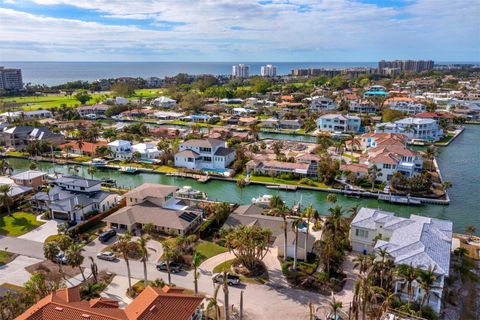 A home in LONGBOAT KEY