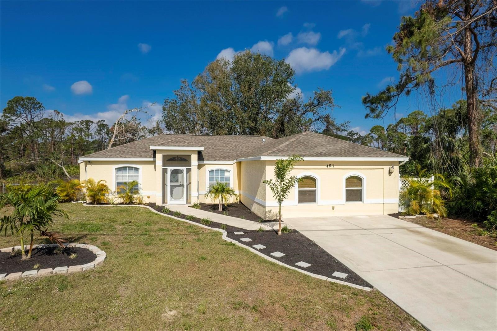 Photo 1 of 60 of 4871 FOXHALL ROAD house