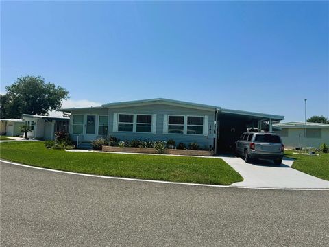 Photo of 141 Azalea Trail, Leesburg, FL 34748 (MLS # R4909821)