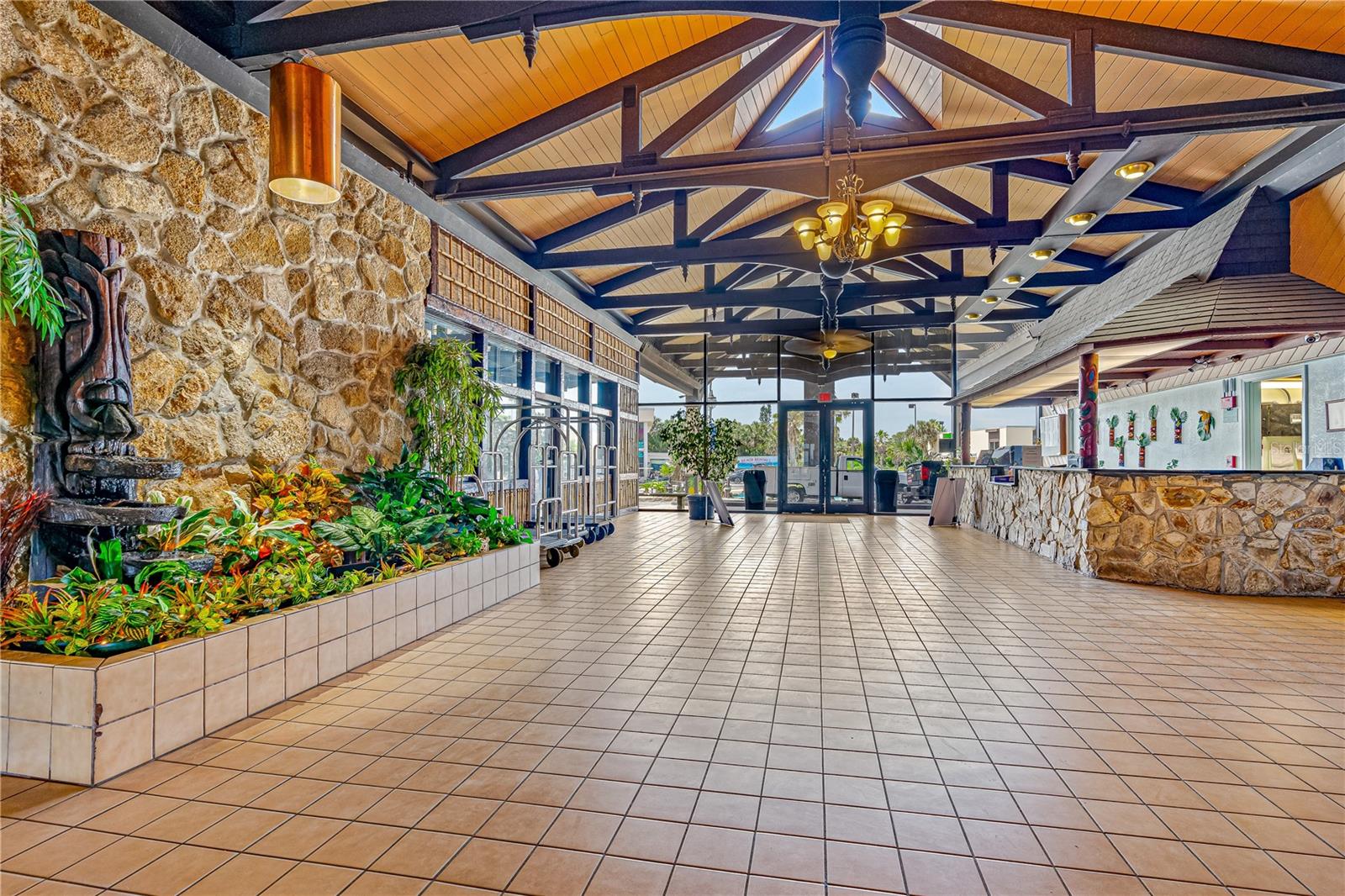 THE HAWAIIAN INN BEACH RESORT - Residential