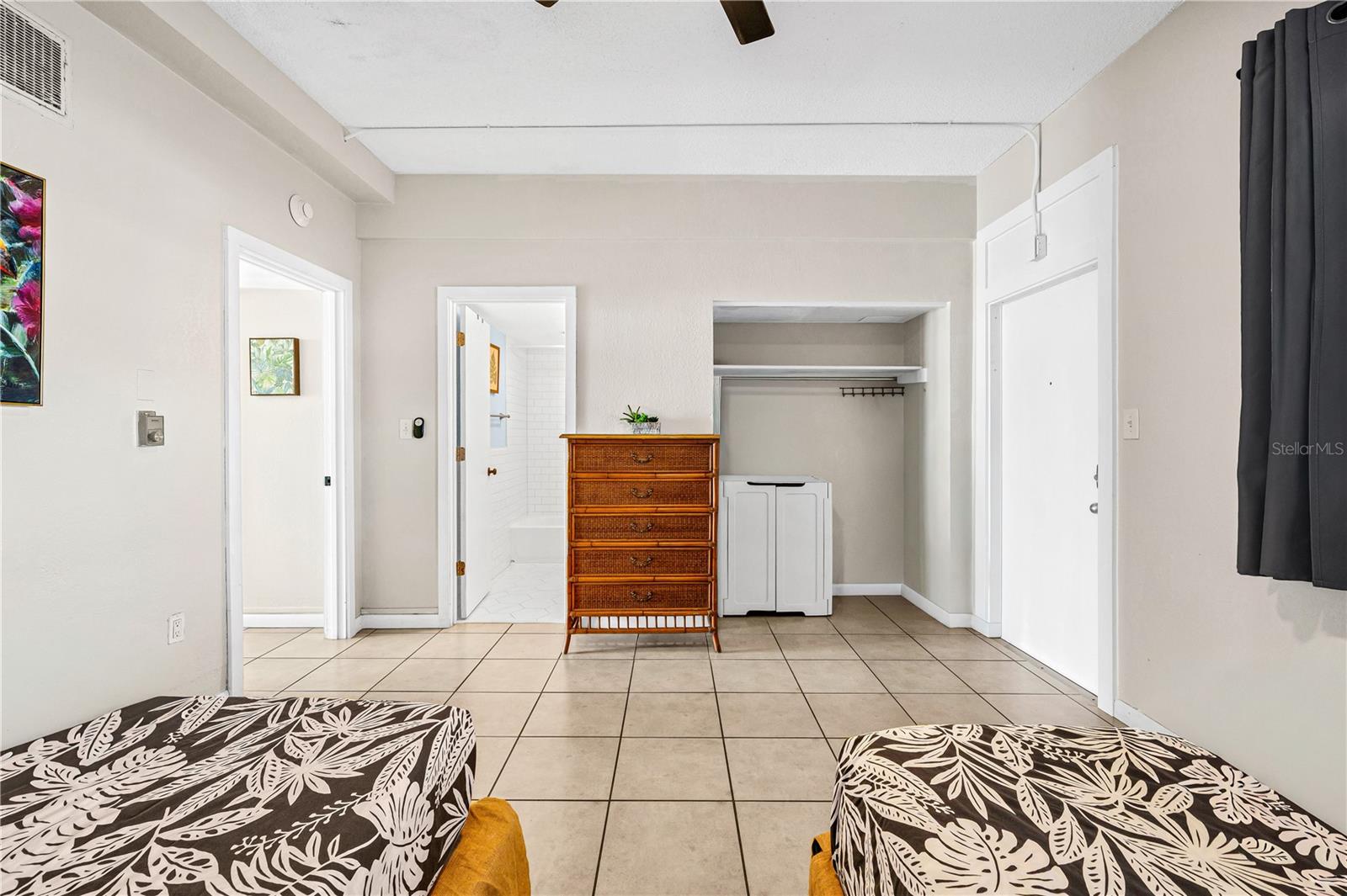 THE HAWAIIAN INN BEACH RESORT - Residential