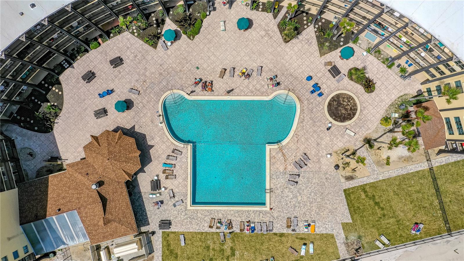 THE HAWAIIAN INN BEACH RESORT - Residential