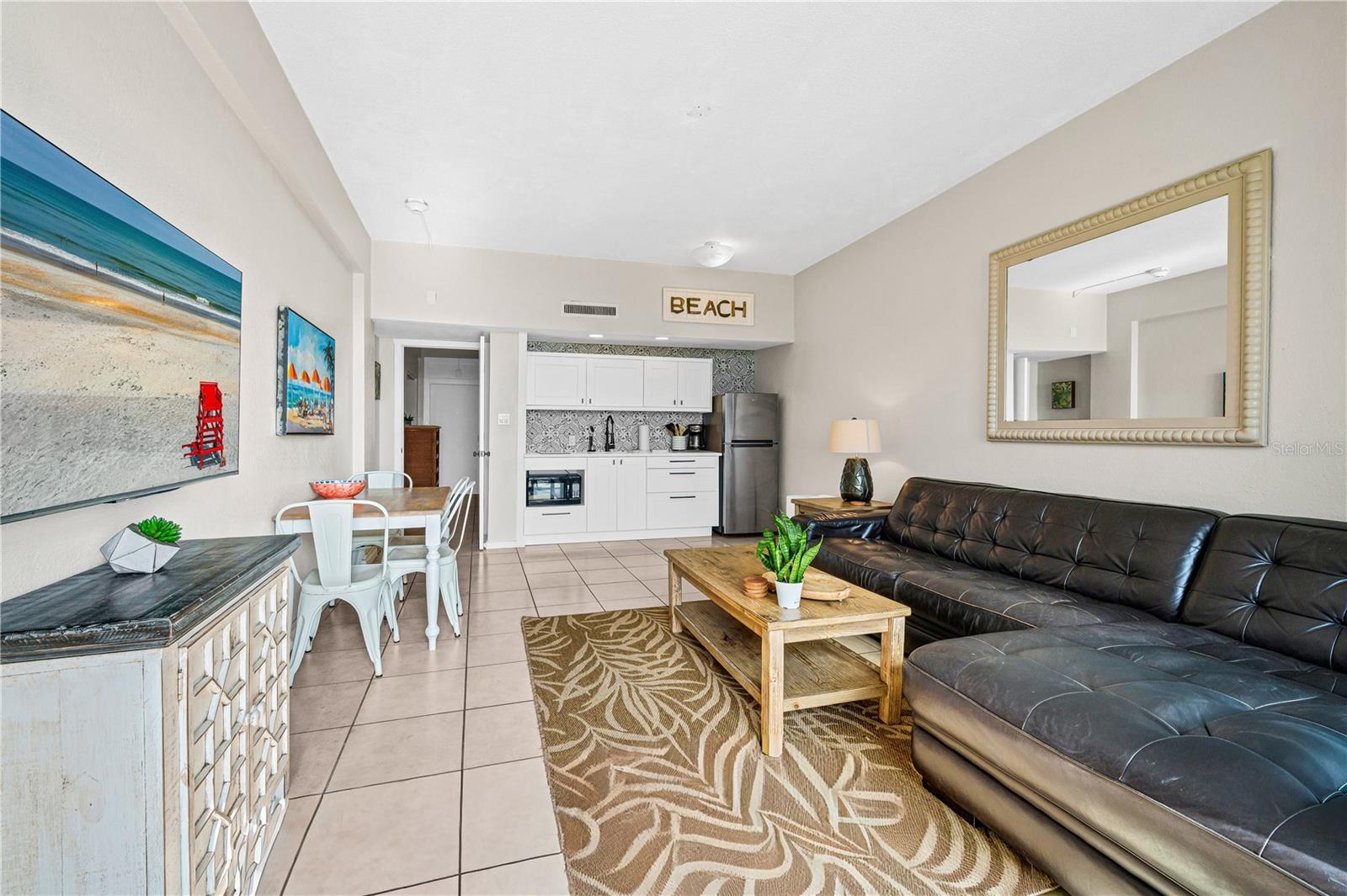 THE HAWAIIAN INN BEACH RESORT - Residential