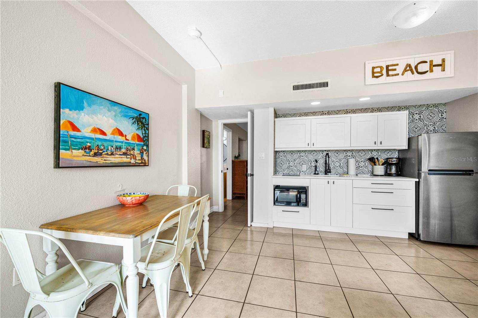 THE HAWAIIAN INN BEACH RESORT - Residential