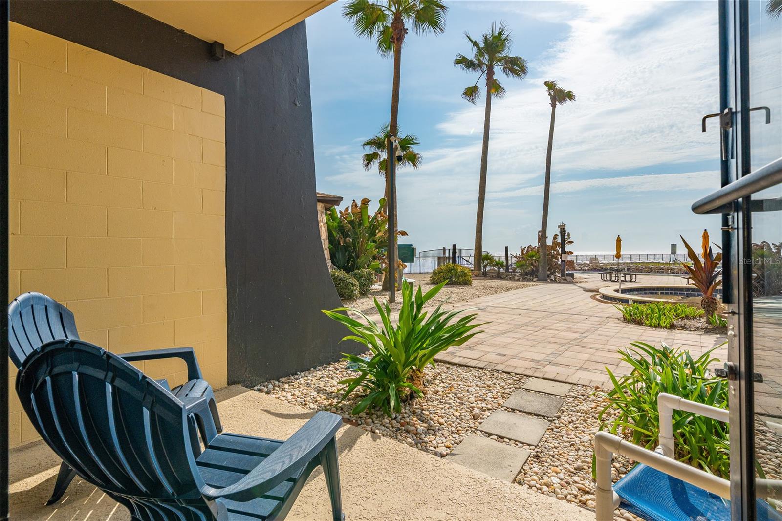 THE HAWAIIAN INN BEACH RESORT - Residential