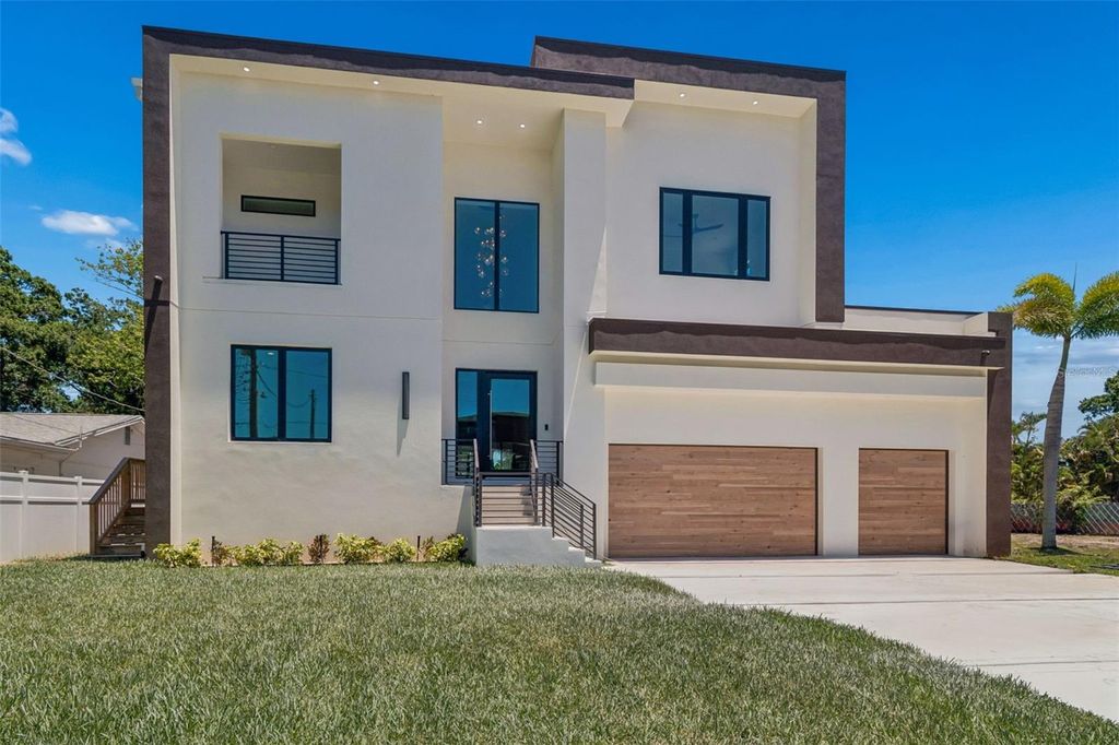 Photo of 206 S Treasure Drive, Tampa, FL 33609 (MLS # TB8506277)