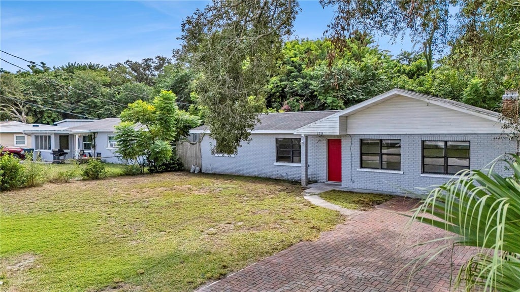 Photo of 218 6th Jpv Street, Winter Haven, FL 33880 (MLS # P4940098)