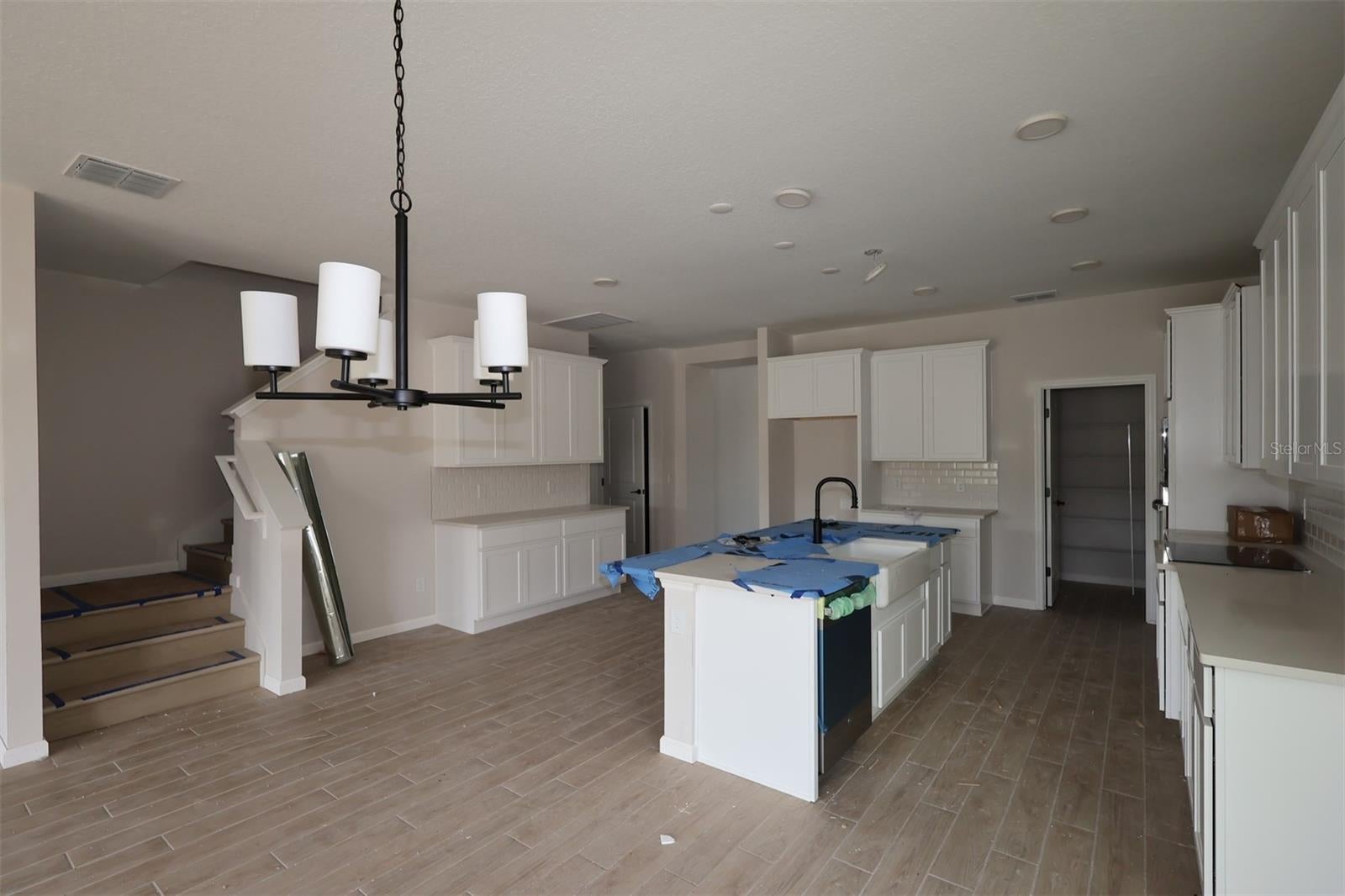 6861 YELLOW WARBLER BEND
