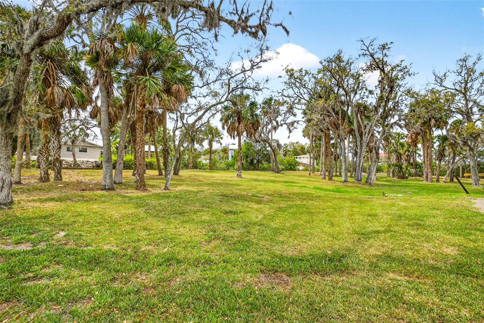 TREASURE COVE - Land