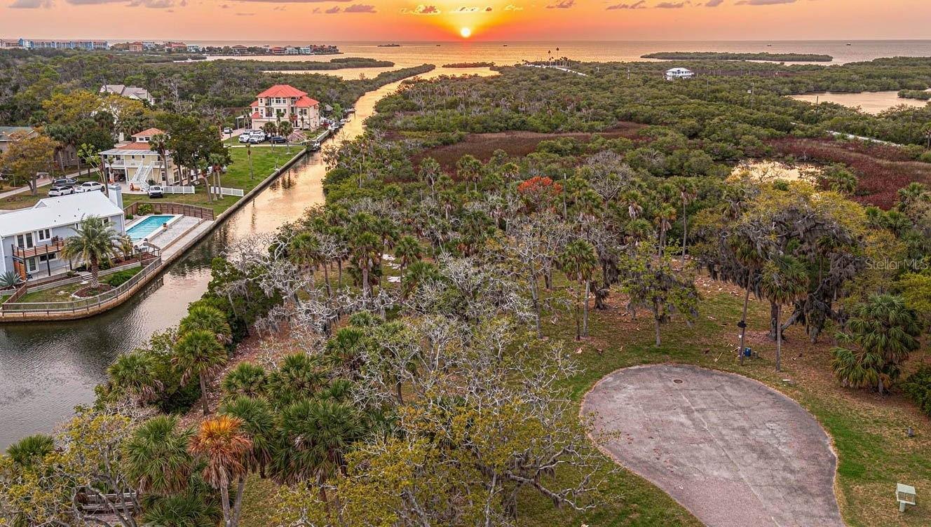 TREASURE COVE - Land