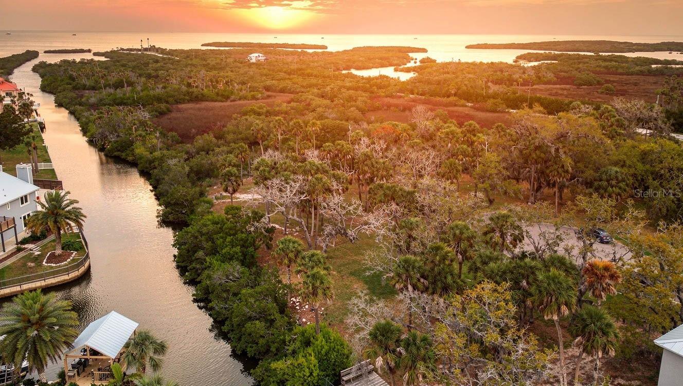 TREASURE COVE - Land