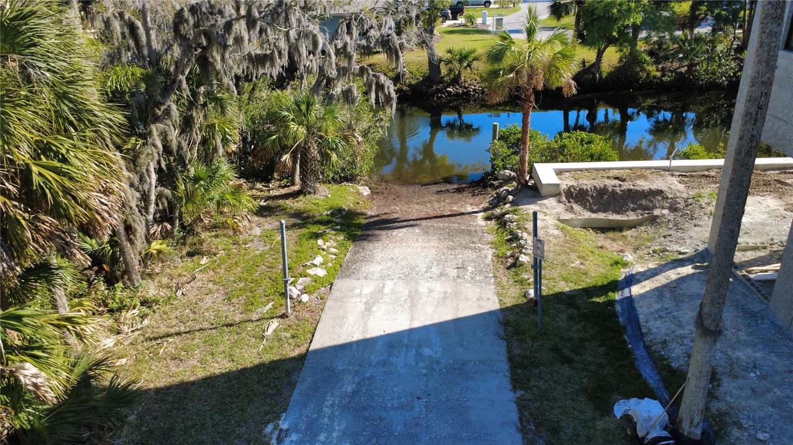 5400 TROPICAL WOODS COURT