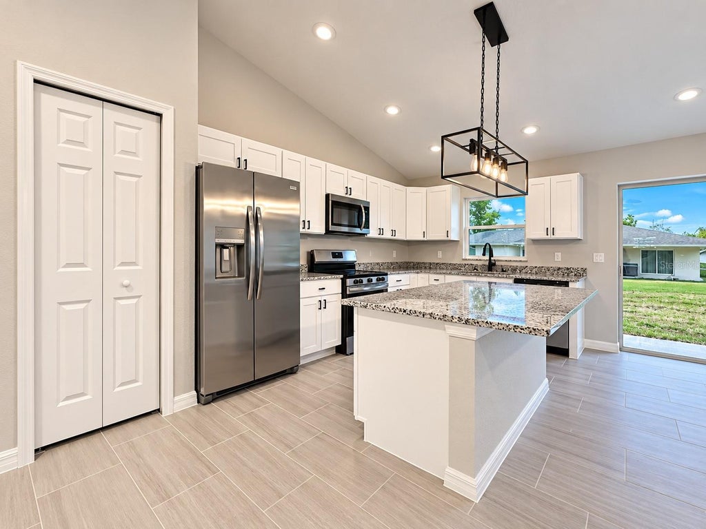 Photo of 21002 SW Cardinal Avenue, Dunnellon, FL 34431 (MLS # OM734715)