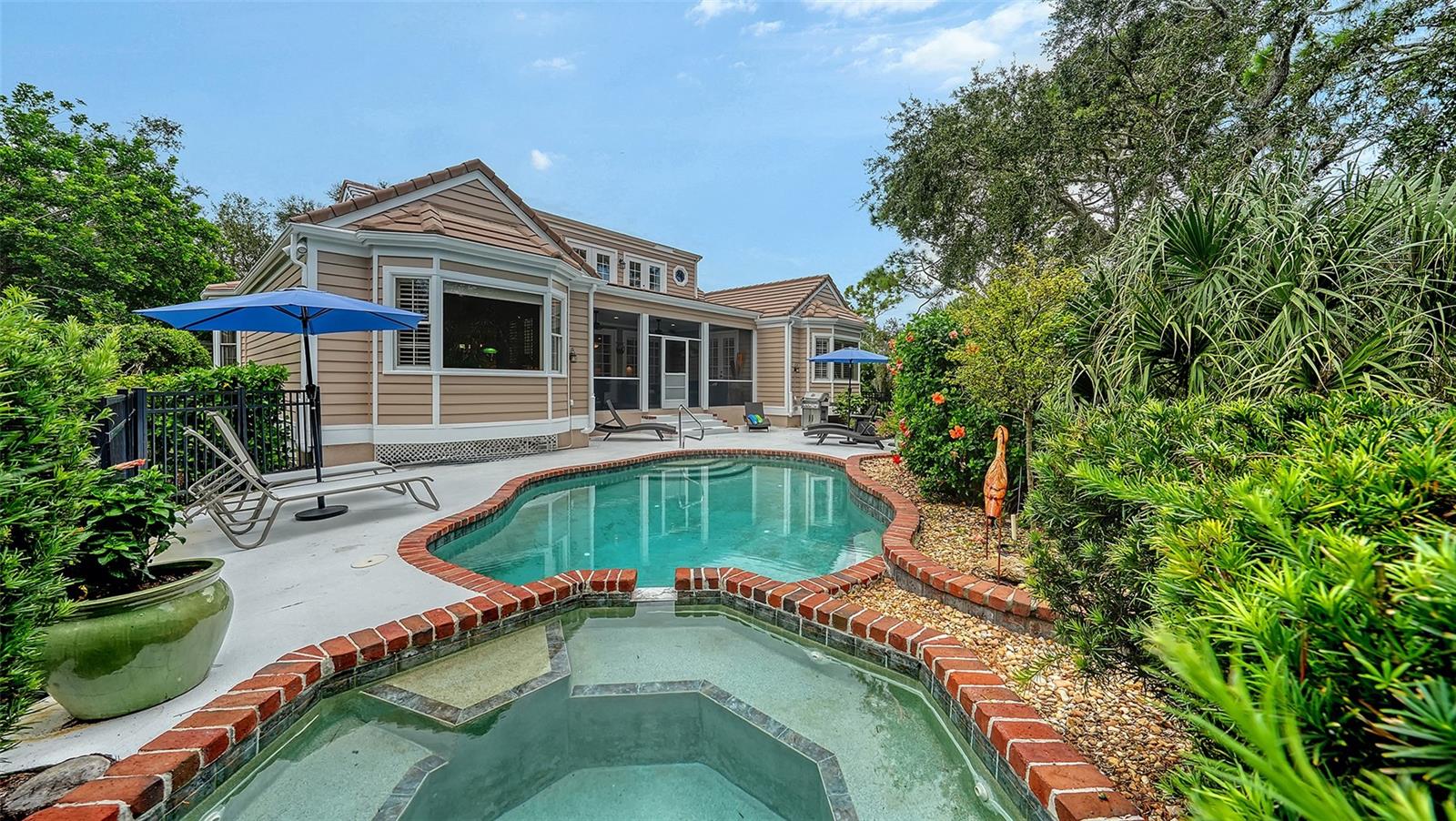 BISHOPSCOURT AT THE OAKS PRESERVE - Residential