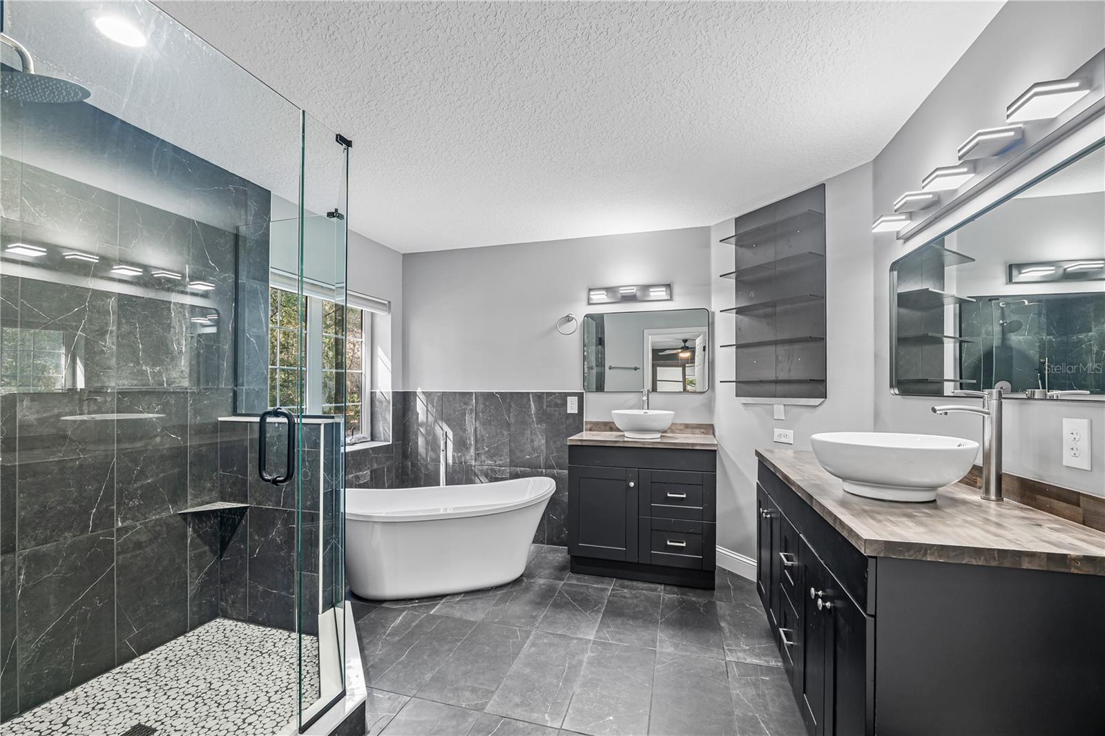 VAILL POINT TERRACE - Residential