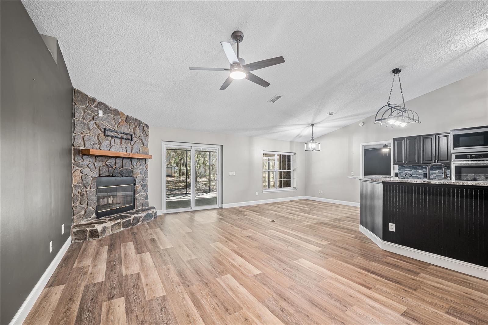 VAILL POINT TERRACE - Residential