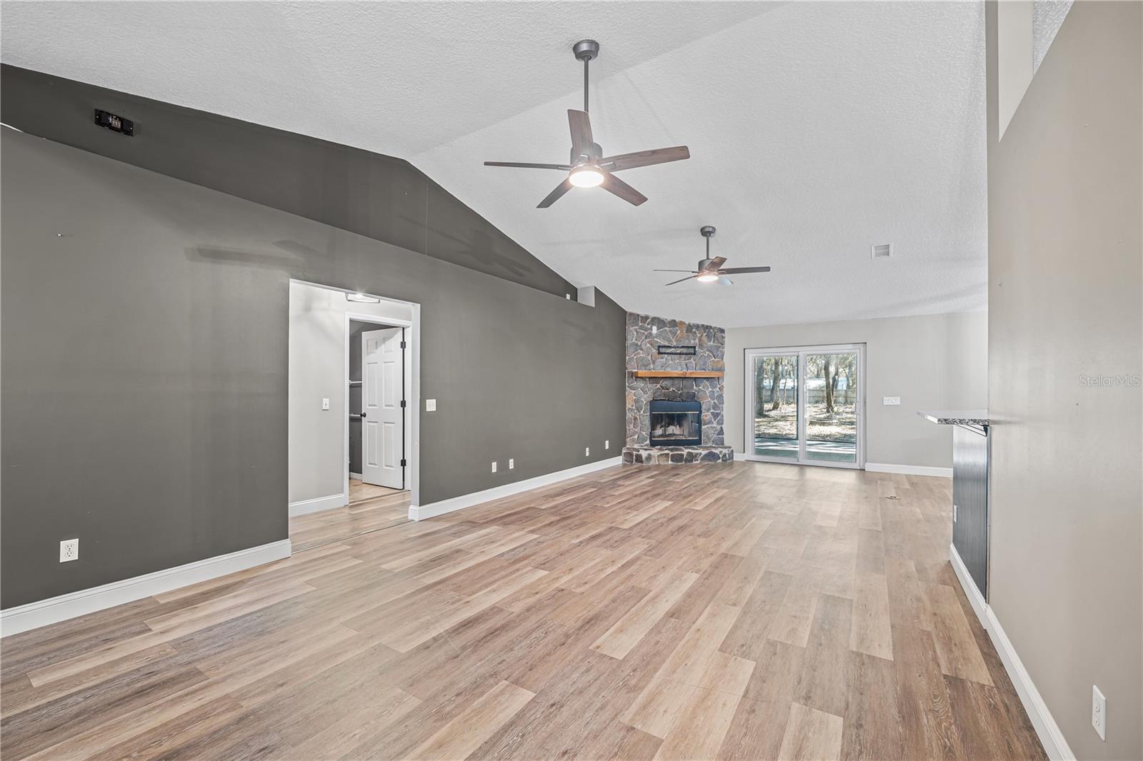 VAILL POINT TERRACE - Residential