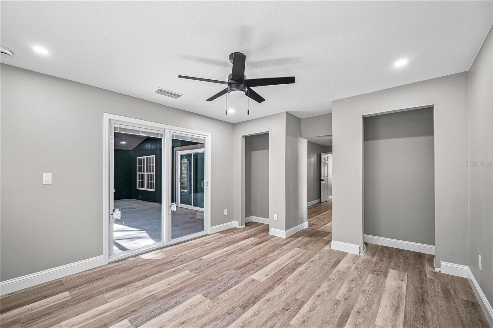 VAILL POINT TERRACE - Residential