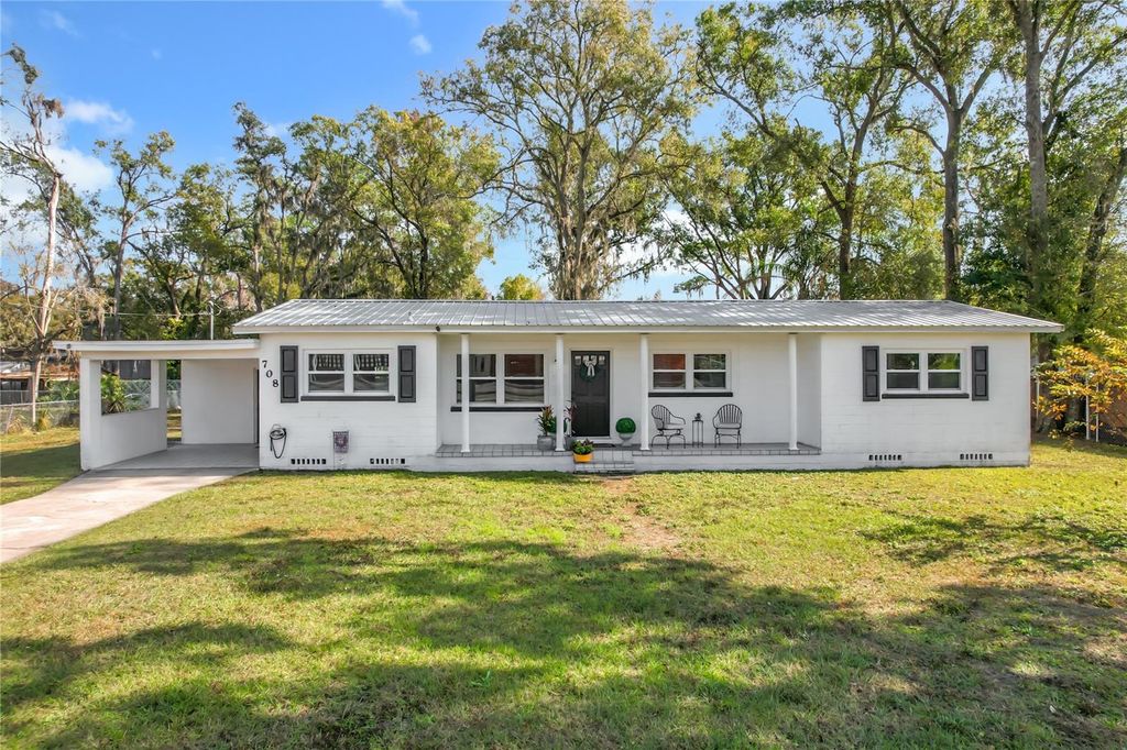 Photo of 708 N Vermont Street, Plant City, FL 33563 (MLS # TB8460577)