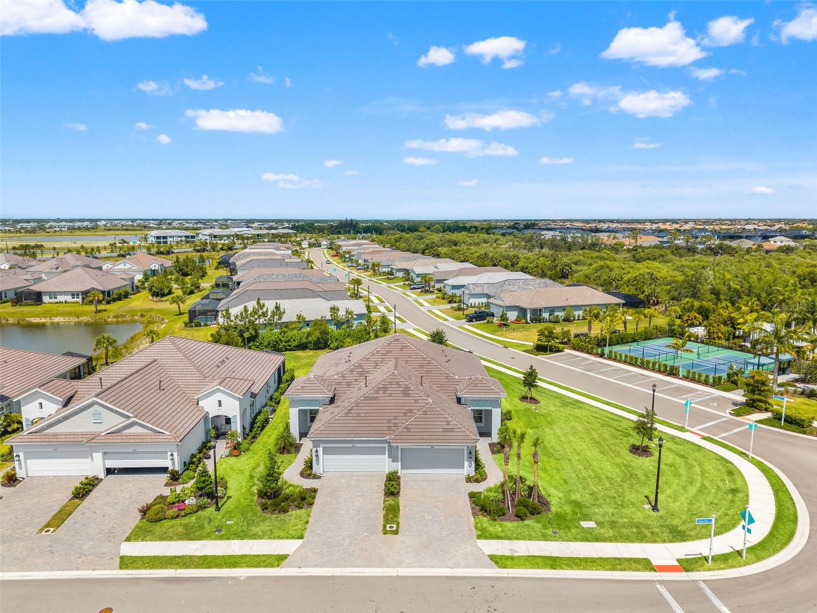 WYSTERIA WELLEN PARK VILLAGE F-4 - Residential