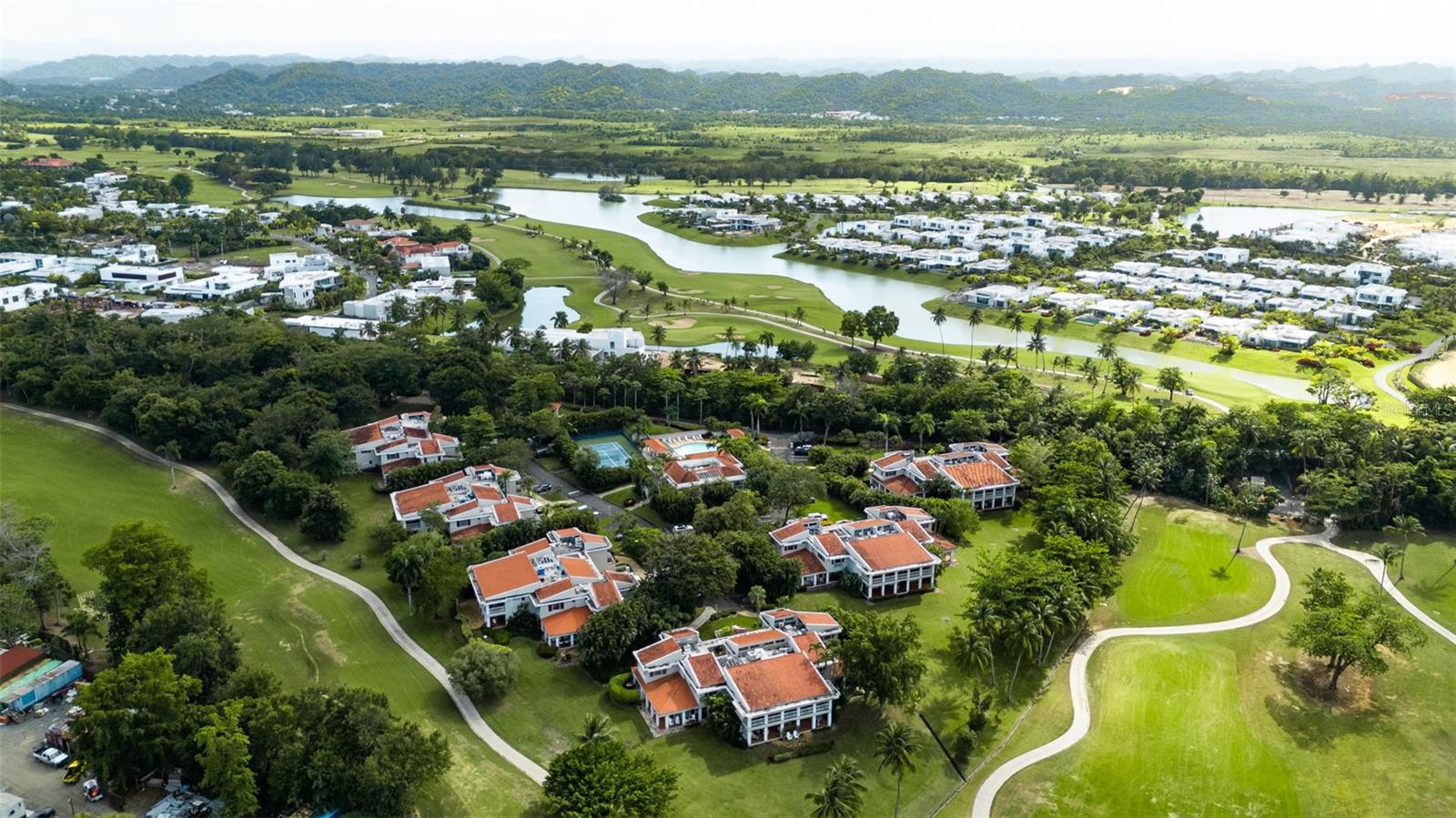 THE FAIRWAYS VILLAS - Residential