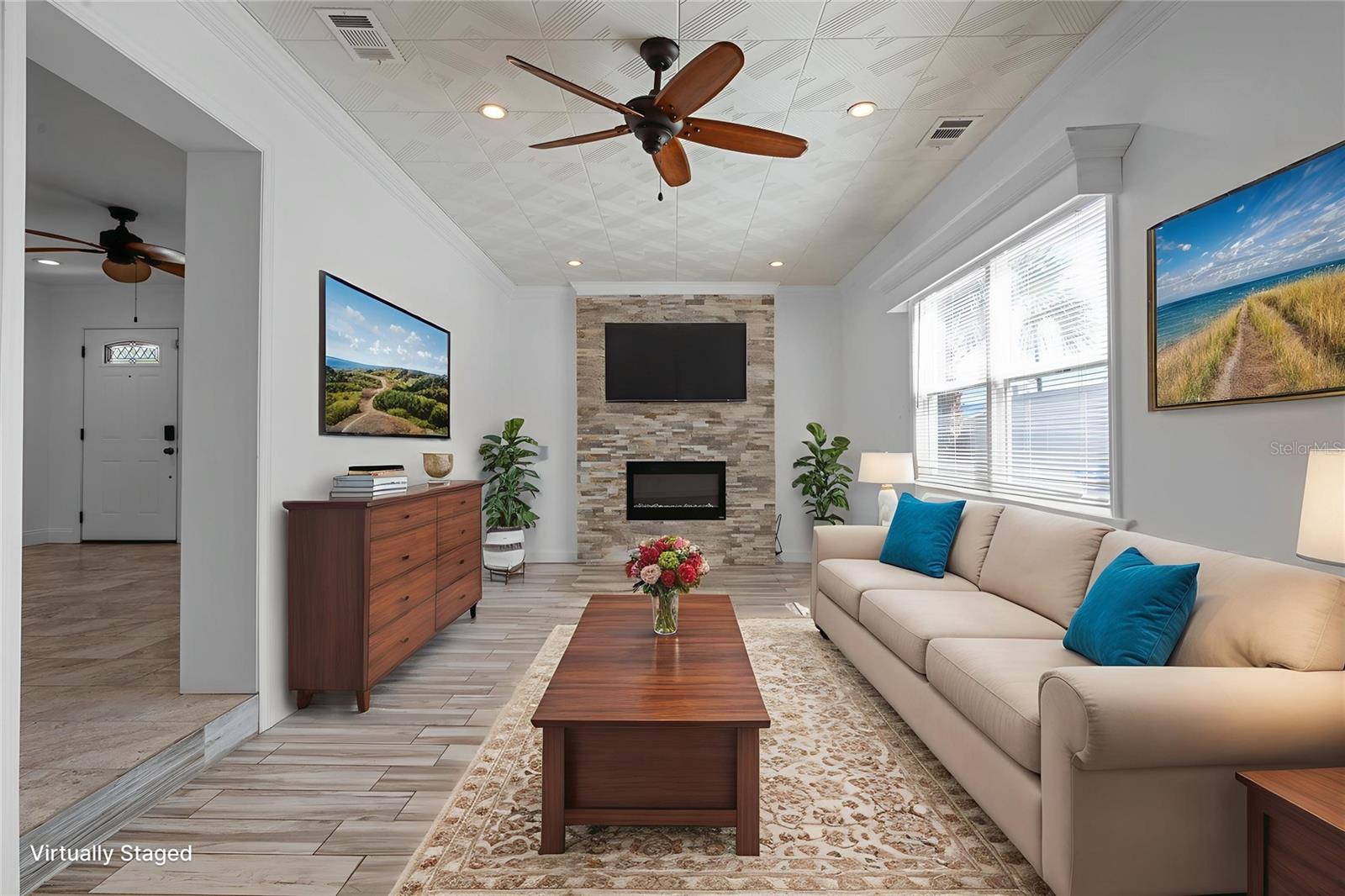 SILVER LAKE ESTATES - Residential
